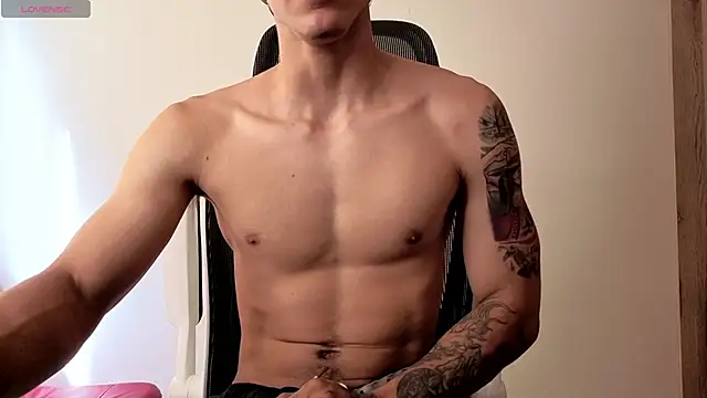 Snapshot of Cristopher23_ chatting on 28, 10, 2025 Cristopher23 online show from 28, 10, 2025