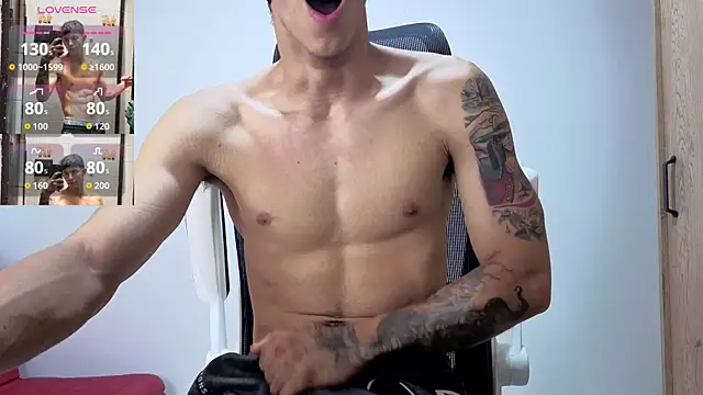 Snapshot of Cristopher23_ chatting on 17, 11, 2025 Cristopher23 online show from 17, 11, 2025