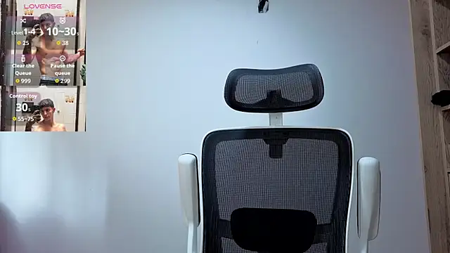 Snapshot of Cristopher23_ chatting on 19, 11, 2025 Cristopher23 online show from 19, 11, 2025