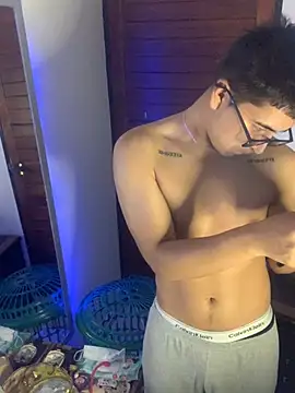 Snapshot of roguer_darkk chatting on 26, 1, 2025 roguer darkk online show from 26, 1, 2025