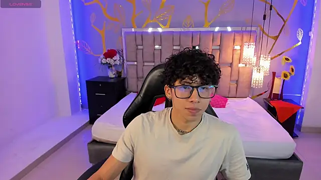 AkazaBoy  online show from 19, 3, 2025