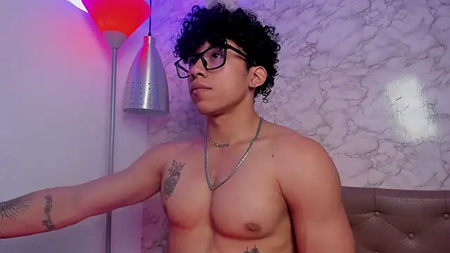 AkazaBoy  online show from 8, 1, 2026