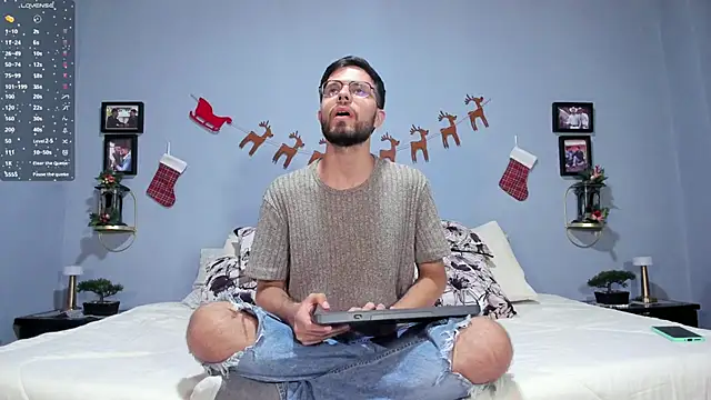 ETHAN ADAM online show from 6, 12, 2024