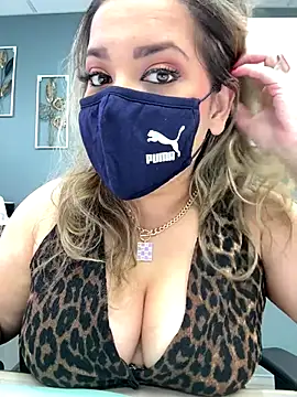 Snapshot of famous_indian_girl chatting on 19, 9, 2025 famous indian girl online show from 19, 9, 2025
