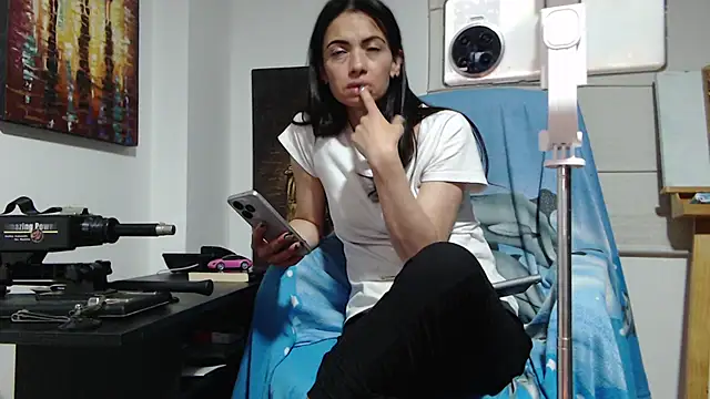 Afrodita Arggeniss online show from 11, 12, 2024