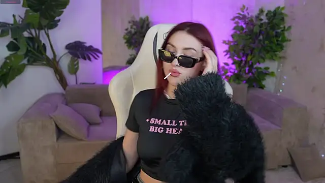 Magnetic Mia  online show from 9, 3, 2025