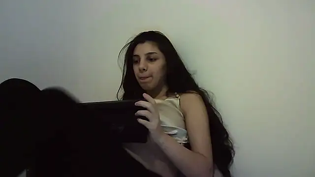 Snapshot of Ahotkittyxxx chatting on 12, 11, 2025 Ahotkittyxxx online show from 12, 11, 2025