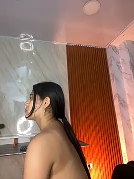 Snapshot of floriamANDjazmin chatting on 2, 10, 2025 floriamANDjazmin online show from 2, 10, 2025