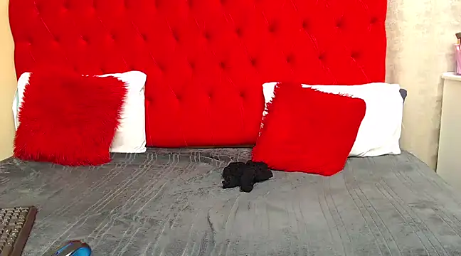 Snapshot of BeautyAuroa chatting on 1, 2, 2025 BeautyAuroa online show from 1, 2, 2025