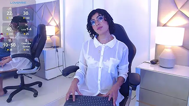 Snapshot of LeeThompson_ chatting on 11, 1, 2025 LeeThompson online show from 11, 1, 2025