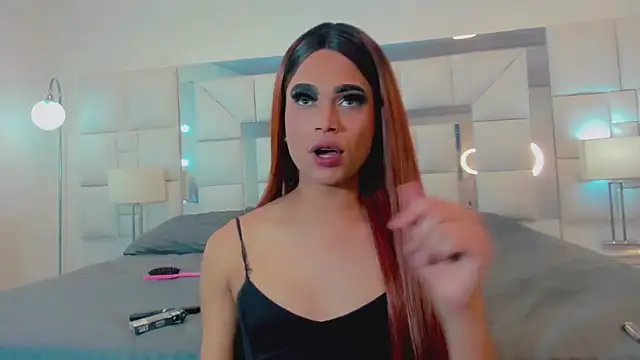 Hellen moons   online show from 16, 1, 2025