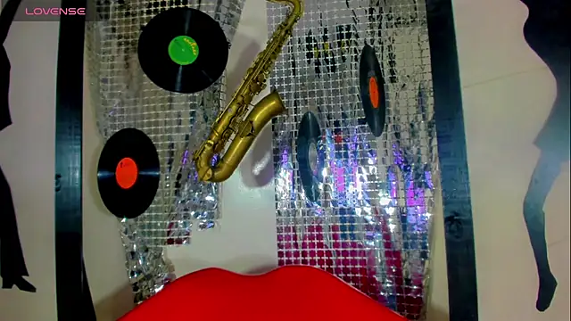 Hellen moons   online show from 25, 1, 2025