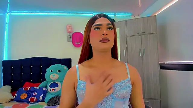 Hellen moons   online show from 4, 10, 2025