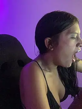 Snapshot of _18_laura chatting on 30, 12, 2024 18 laura online show from 30, 12, 2024