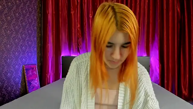 Snapshot of _Polly_Love_ chatting on 16, 12, 2024 Polly Love online show from 16, 12, 2024