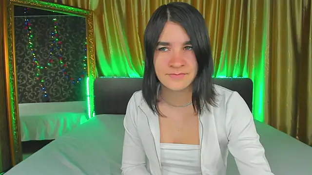 Snapshot of _Polly_Love_ chatting on 2, 10, 2025 Polly Love online show from 2, 10, 2025