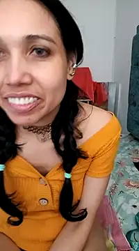 KimPielCanela online show from 26, 2, 2025