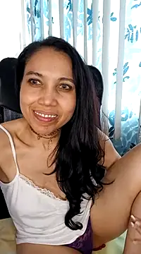 KimPielCanela online show from 19, 3, 2025