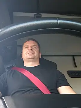 Snapshot of Dan_NFS chatting on 2, 11, 2025 Dan NFS online show from 2, 11, 2025