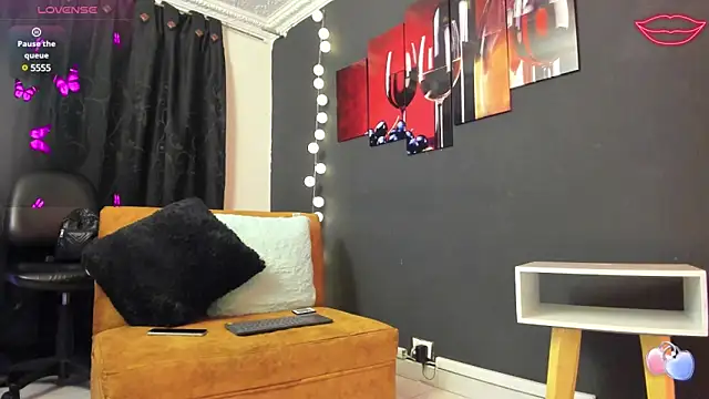 emma sexxy online show from 5, 3, 2025