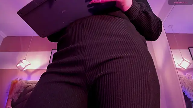 Megan mooree  online show from 27, 1, 2025