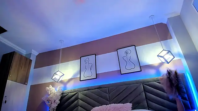 Megan mooree  online show from 29, 1, 2025