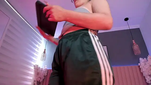 Megan mooree  online show from 5, 2, 2025