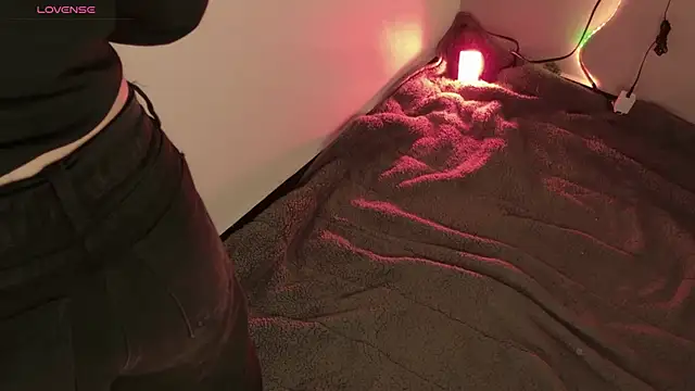 Megan mooree  online show from 10, 9, 2025