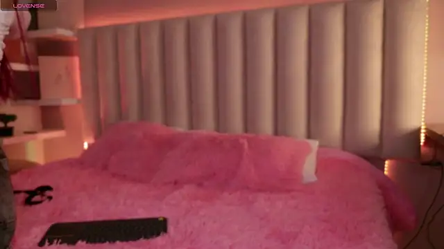 Megan mooree  online show from 13, 9, 2025