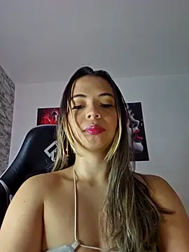 Snapshot of Antonella2_m chatting on 15, 9, 2025 Antonella2 m online show from 15, 9, 2025