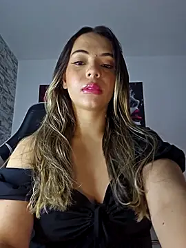 Snapshot of Antonella2_m chatting on 17, 10, 2025 Antonella2 m online show from 17, 10, 2025