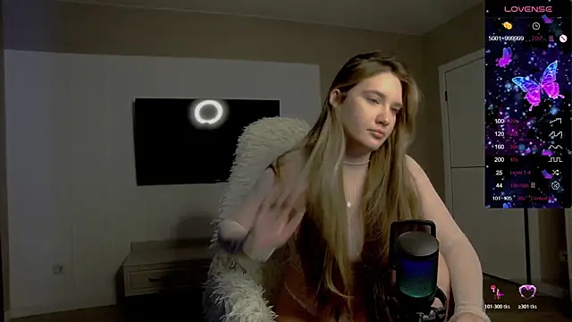 Holly Molii online show from 22, 11, 2025