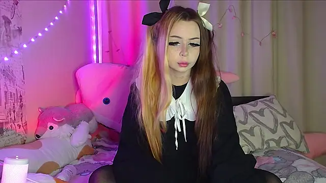 Snapshot of suemeow chatting on 15, 3, 2025 suemeow online show from 15, 3, 2025