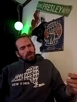 Snapshot of RobStrokes215 chatting on 21, 12, 2024 RobStrokes215 online show from 21, 12, 2024