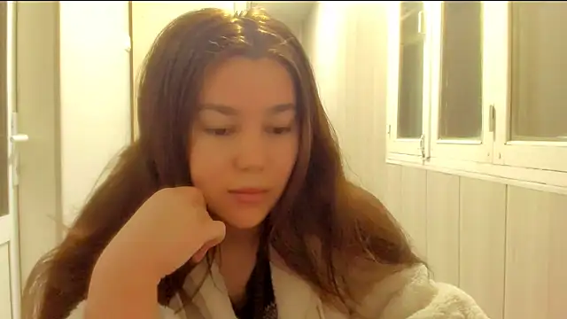 Snapshot of LunaXmii chatting on 18, 12, 2025 LunaXmii online show from 18, 12, 2025