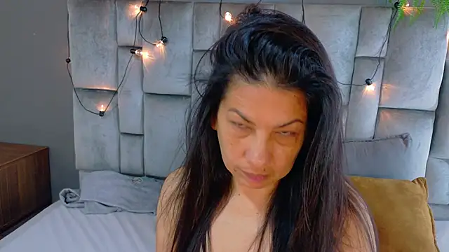 JaylaScott   online show from 10, 4, 2026