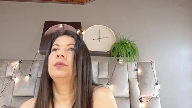 JaylaScott   online show from 12, 4, 2026