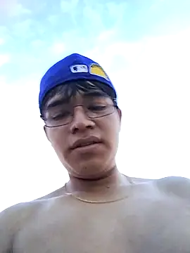 Snapshot of Dannysex chatting on 17, 10, 2025 Dannysex online show from 17, 10, 2025