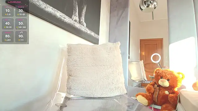 Mia  Milan online show from 11, 2, 2025