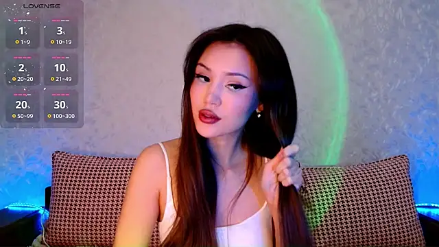 Min Jee  online show from 4, 3, 2025