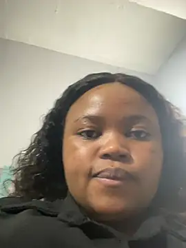 Snapshot of Curveysinaa chatting on 5, 2, 2025 Curveysinaa online show from 5, 2, 2025