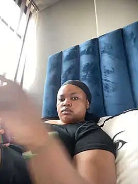 Snapshot of Curveysinaa chatting on 6, 2, 2025 Curveysinaa online show from 6, 2, 2025