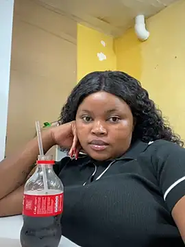 Snapshot of Curveysinaa chatting on 12, 2, 2025 Curveysinaa online show from 12, 2, 2025