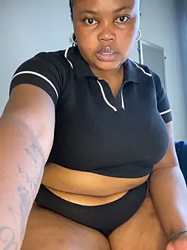 Snapshot of Curveysinaa chatting on 17, 9, 2025 Curveysinaa online show from 17, 9, 2025