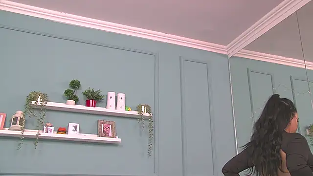 ElyzaIbarra online show from 9, 3, 2025