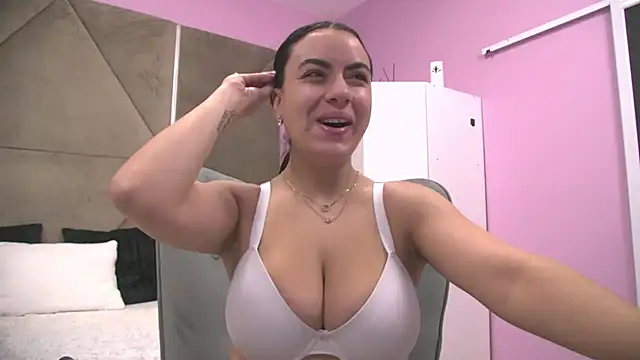 ElyzaIbarra online show from 13, 11, 2025