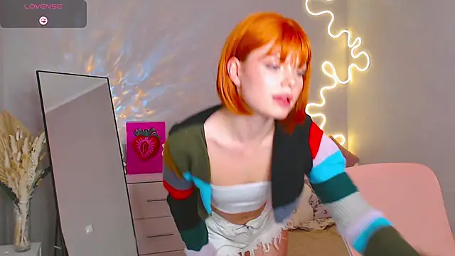 Snapshot of Red__Candy chatting on 24, 2, 2025 Red Candy online show from 24, 2, 2025