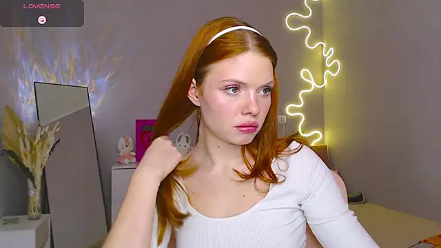 Snapshot of Red__Candy chatting on 6, 3, 2025 Red Candy online show from 6, 3, 2025