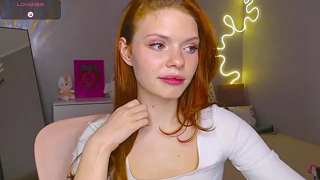 Snapshot of Red__Candy chatting on 6, 3, 2025 Red Candy online show from 6, 3, 2025