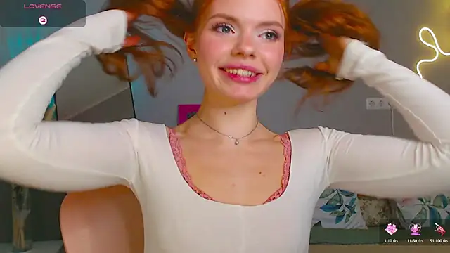 Snapshot of Red__Candy chatting on 8, 3, 2025 Red Candy online show from 8, 3, 2025